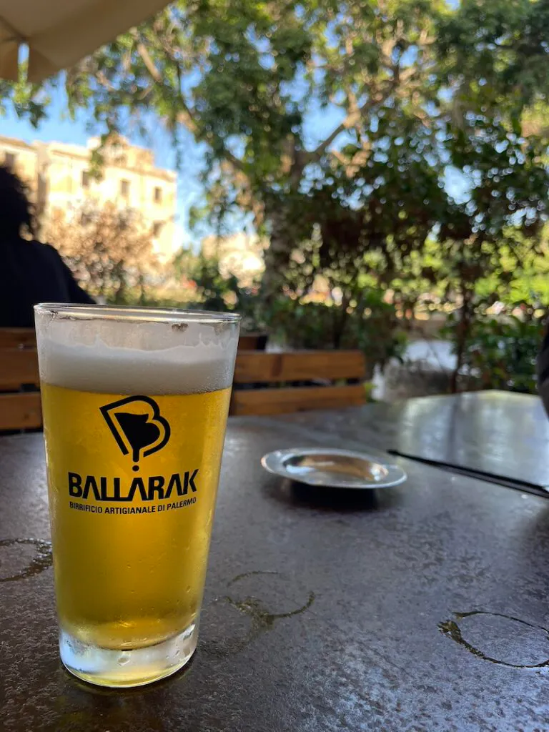 Ballarak, Bier in Palermo