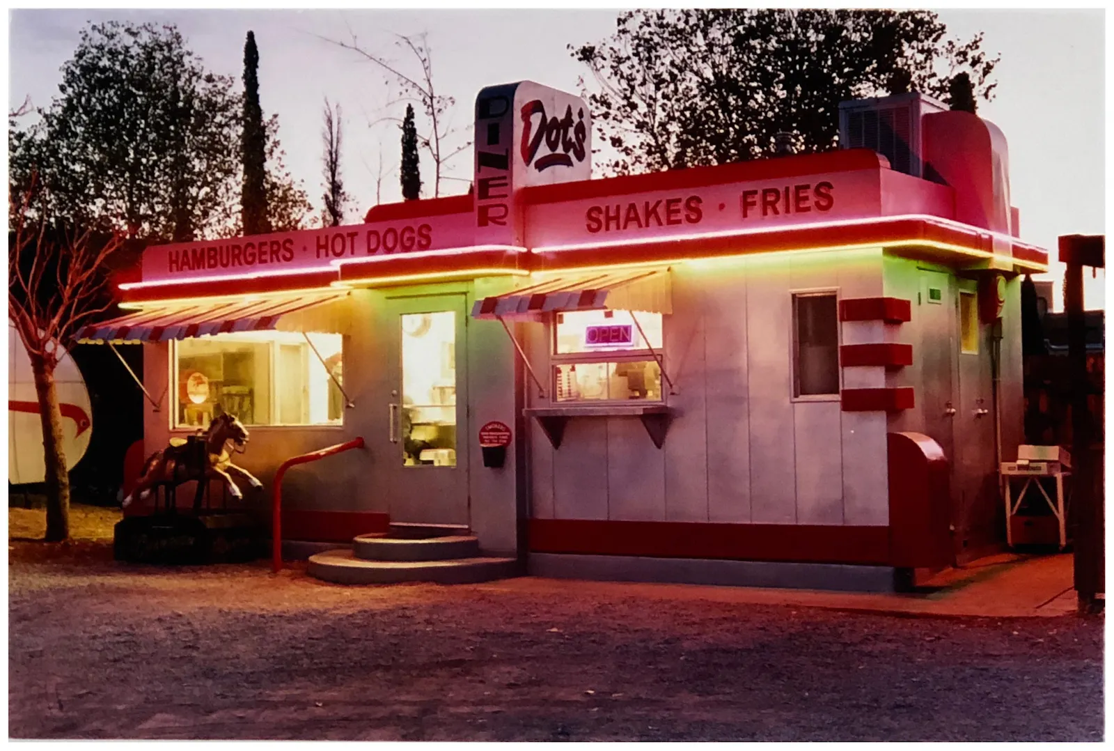 Ein Diner in der Dämmerung
