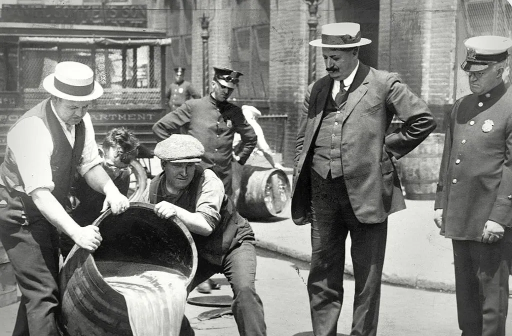 Alkoholverbot in USA: Warum die Prohibition in USA nicht funktionierte - Panorama